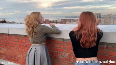 So lucky nodody saw us doing THIS on a public roof - sunporno.com - Russia