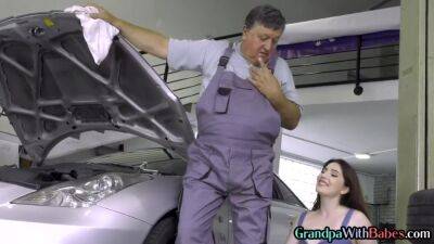 Old perv fucks medium boobs babe in car repair shop - hotmovs.com