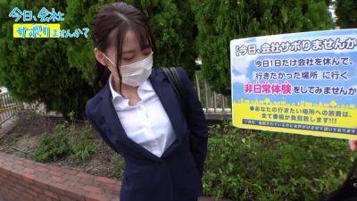 0002111_巨乳の日本人の女性が大量潮吹きするハードピストン素人ナンパおセッセ - upornia.com - Japan