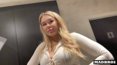 An English Manager Gets Fucked In The Toilets And Elevator During Her Work!!! - hclips.com - Britain