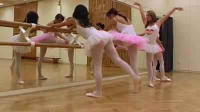 Tera Joy - Needy ballerinas are enjoying a nice oral play on the dance floor - xbabe.com